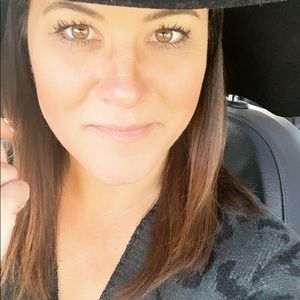 Meet your Posher, Brooke